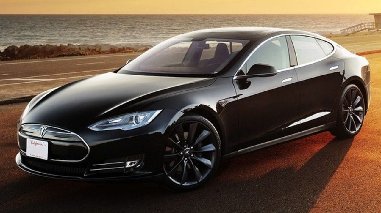 Американская компания Tesla Motors открыла свой первый завод в Европе. Автомобили будут выпускать в голландском городе Тилбург