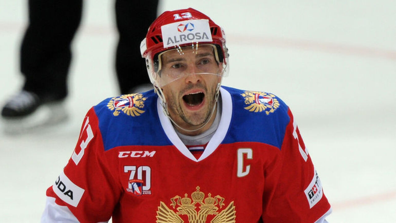 Нападающий СКА Павел Дацюк выбран в качестве капитана хоккейной команды России на Олимпийских играх в Пхенчхане. Об этом пишет'Интерфакс