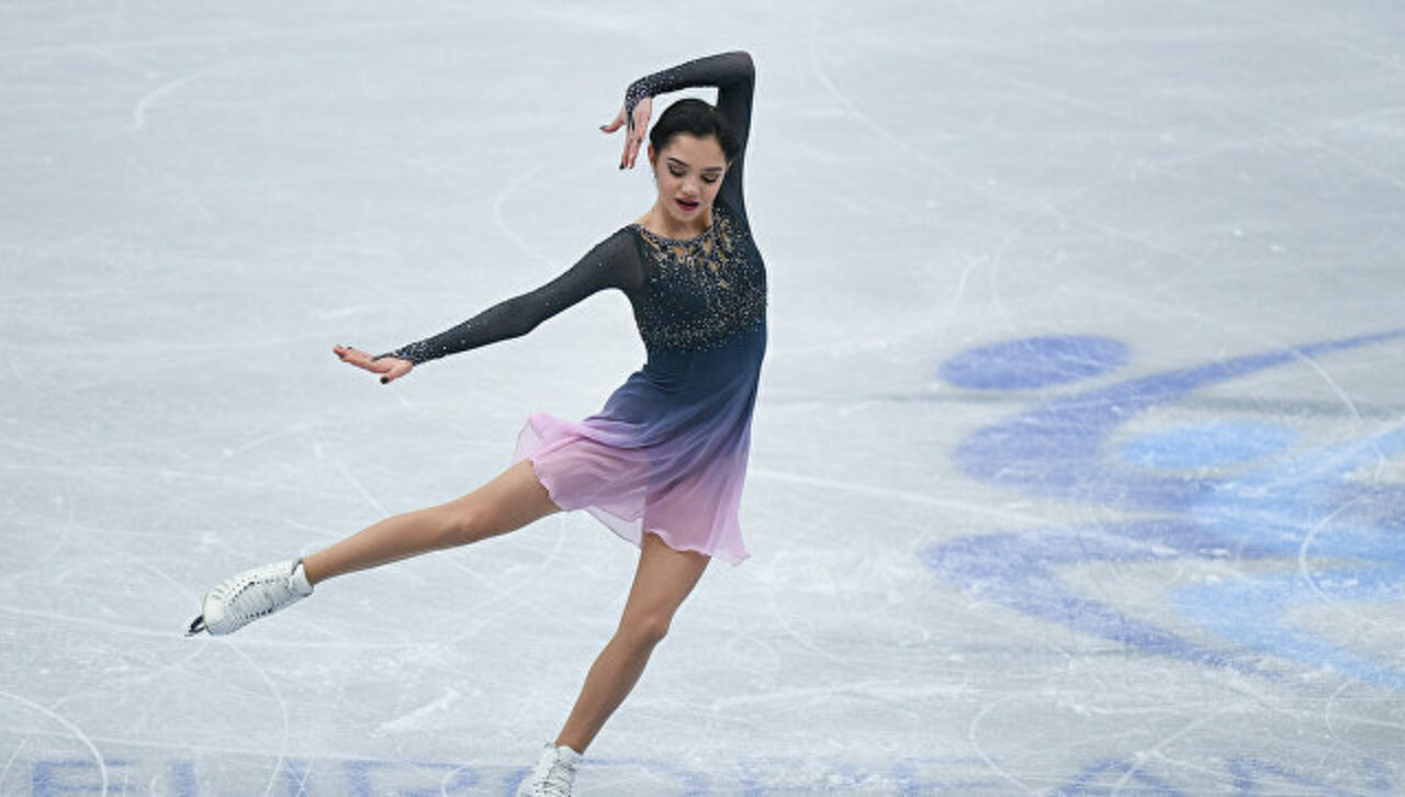 Российская фигуристка Евгения Медведева выиграла чемпионат мира побив собственный мировой рекорд Российская фигуристка Евгения Медведева выиграла чемпионат мира побив собственный мировой рекорд