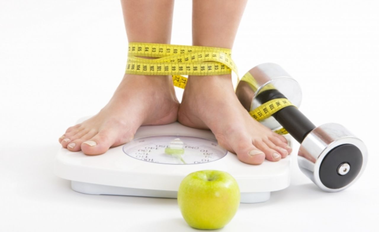 Медики рекомендуют тщательно следить за своим весом, чтобы избежать риска онкологии