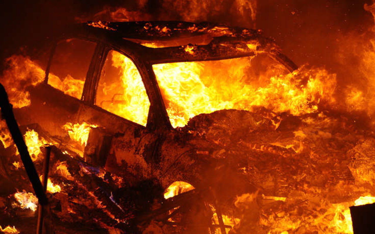 В Омске мужчина живьем сгорел в своем авто