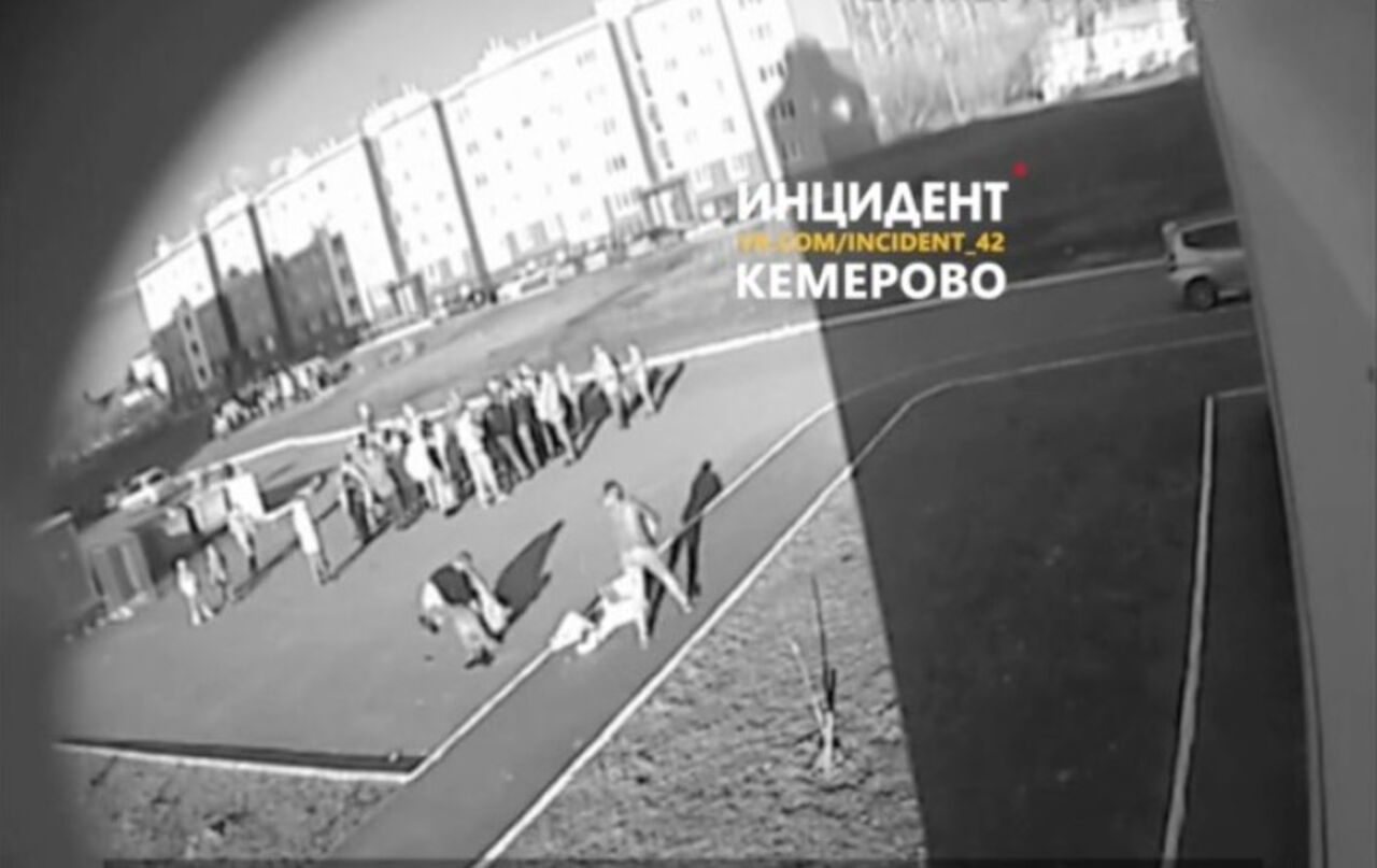 В Кемерове в потасовке 2-х мужчин пострадал грудной ребенок В Кемерове в потасовке 2-х мужчин пострадал грудной ребенок