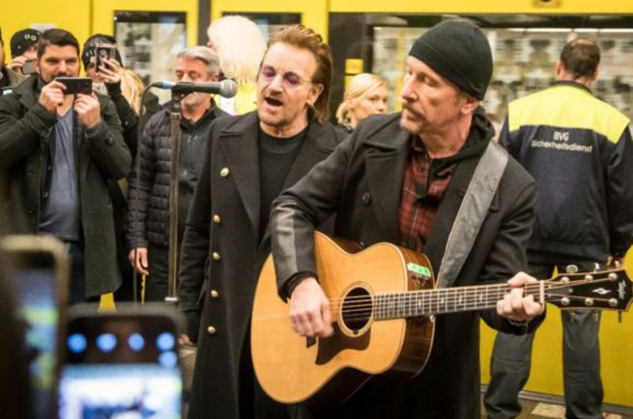 Группа U2 выступила на линии метро U2 в Берлине Группа U2 выступила на линии метро U2 в Берлине