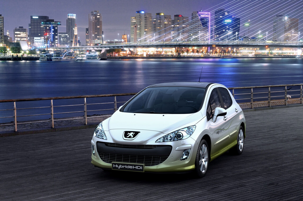 Серийные Peugeot смогут ездить на воздухе в 2015 году Серийные Peugeot смогут ездить на воздухе в 2015 году