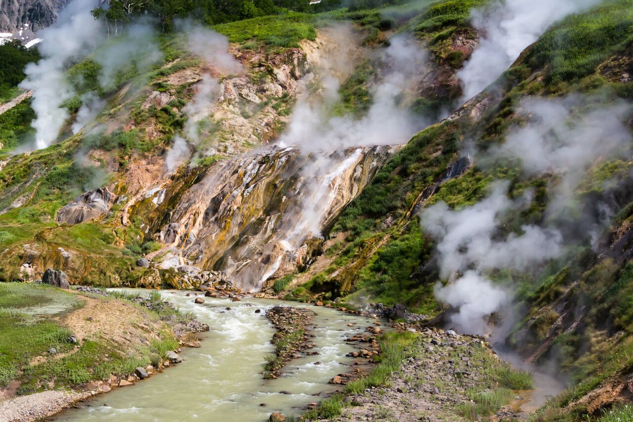 Не менее 60 туристов не могут покинуть Долину гейзеров на Камчатке из-за тумана