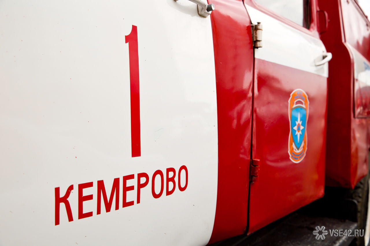 ЧП в Кемерове: ночью загорелась станция технического обслуживания