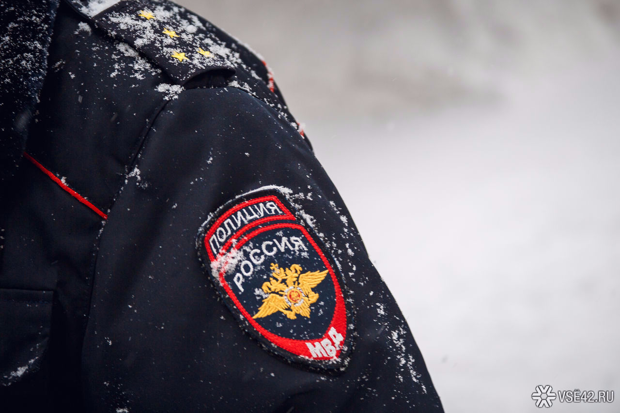 Пьяные новокузнечане пытались пробраться на базу ОМОН Пьяные новокузнечане пытались пробраться на базу ОМОН