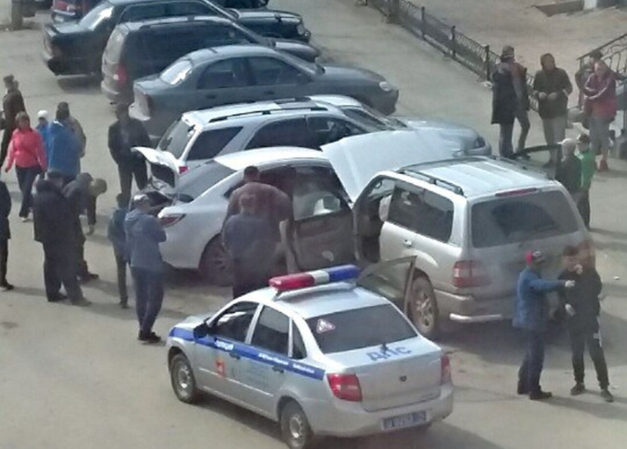 «Протаранил забор»: в Челябинской области ребенок за рулем устроил массовое ДТП «Протаранил забор»: в Челябинской области ребенок за рулем устроил массовое ДТП