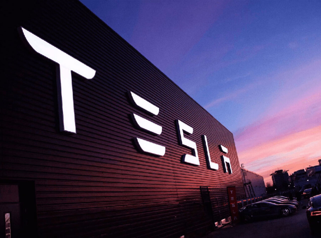 Корпорация Tesla планирует создать производственное предприятие в Китае. Об этом сообщает The Wall Street Journal