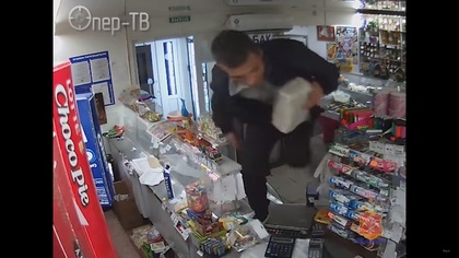 Кузбассовец с кирпичом напал на продавца магазина