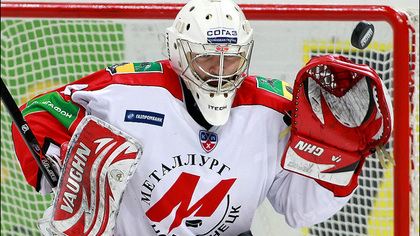 Новокузнецкие хоккеисты выиграли матч после серии буллитов