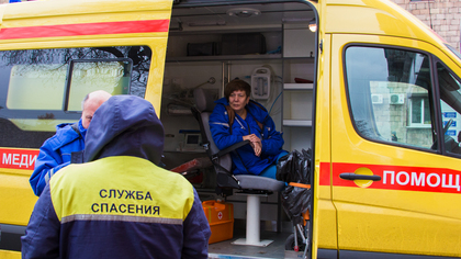 Кемеровские спасатели спасли из запертой квартиры 82-летнюю женщину
