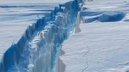 Гигантский айсберг размером с две Москвы в ближайшее время отколется от Антарктиды