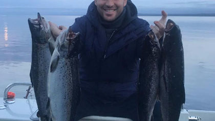 Кержаков после штрафа за браконьерство пообещал выпустить мальков лосося в Онегу