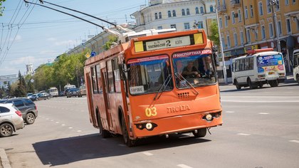 Специалисты заменят опору контактной сети троллейбуса на проспекте Химиков в Кемерове