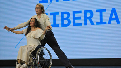 Новокузнецкие танцоры-инвалиды просят оказать им помощь