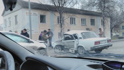 Два человека травмировались в ДТП с ВАЗом и иномаркой в Белове