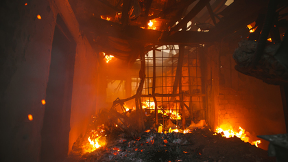 Около 30 пожарных тушили производственный цех в Новокузнецке