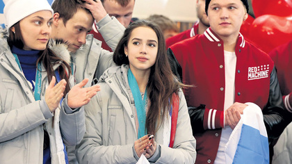 Звезду хоккея из Кузбасса заподозрили в романе с 15-летней фигуристкой Загитовой