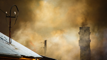 Два бесхозных дома сгорели за час в Кузбассе