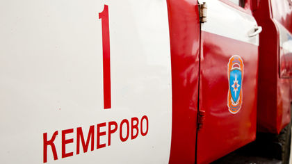 Жилой строительный вагончик горел ночью в Кемерове