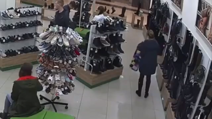 Камеры наблюдения в новокузнецком бутике засняли воровку