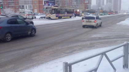В Кемерове водитель КамАЗа стал причиной травмы пенсионерки