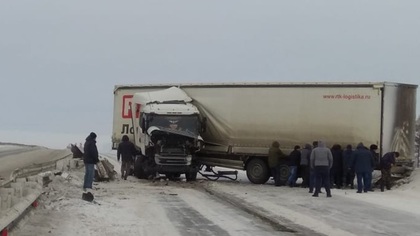 Серьезное ДТП с фурой блокировало движение на магистрали Кемерово – Ленинск-Кузнецкий 