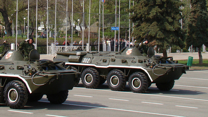 Восемь боевых машин установили в сквере Ленинска-Кузнецкого 