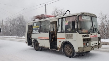 В Новокузнецке на ходу загорелся автобус