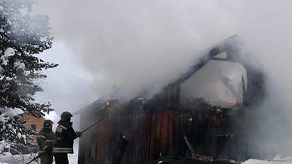 Фото с места смертельного пожара в Таштаголе появились в Сети