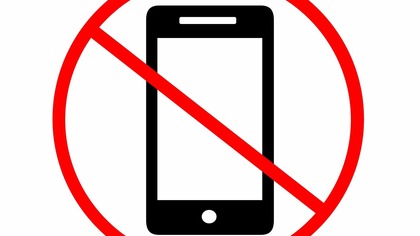 Руководство всех школ в Рязанской области запретило ученикам пользоваться мобильниками