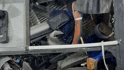 Грузовик столкнулся лоб в лоб с пассажирским автобусом на трассе в Кузбассе