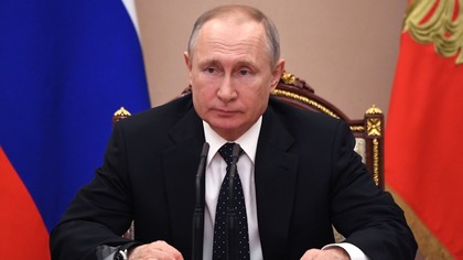 Российское посольство призвало Bloomberg извиниться за ложные данные о рейтинге Путина