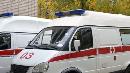Выписанная из больницы женщина скончалась на скамейке возле своего дома в Москве