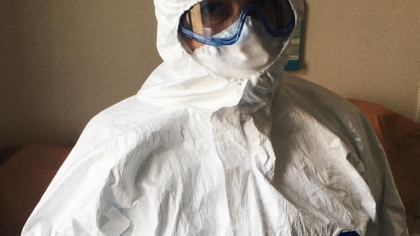 Кемеровские врачи показали костюм защиты от коронавируса