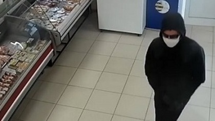 Кузбассовец в противовирусной маске ограбил минимаркет
