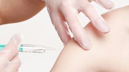 Эксперт рассказал о 22 противопоказаниях при испытании вакцины от COVID-19