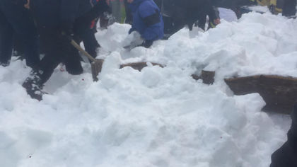 Директор кафе в Шерегеше получил штраф за обрушившийся на девушек снег