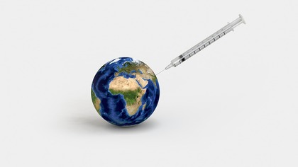 Британские аналитики заявили об очереди из богатых стран за вакциной от COVID-19