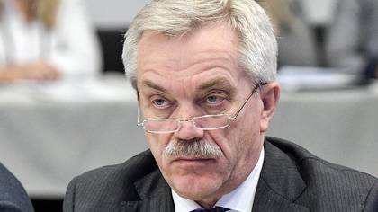 Занимавший 27 лет пост губернатор Евгений Савченко досрочно ушел в отставку