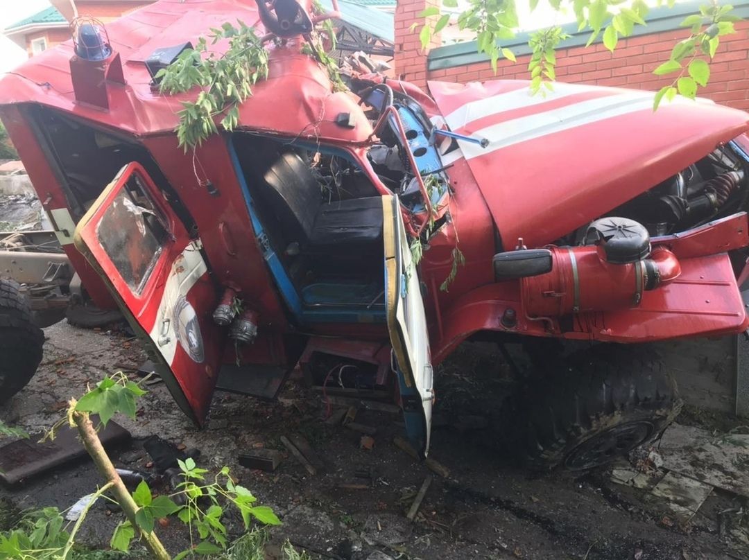 Пожарная машина попала в дтп