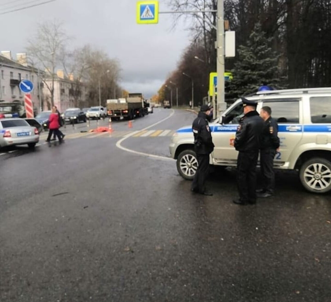 В подмосковье подросток попал. Сбили мальчика на пешеходном переходе.