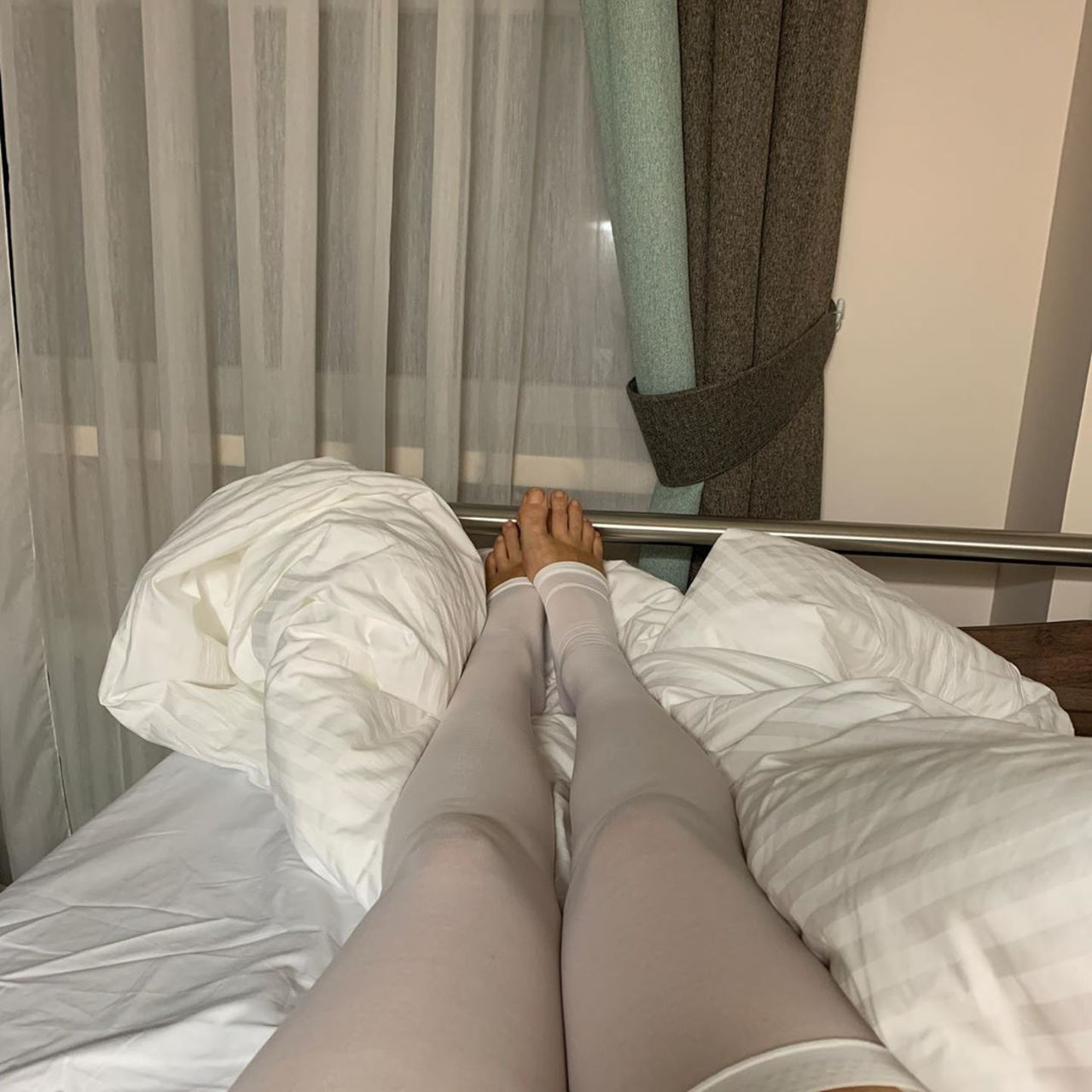 Кудрявцева операция нога. Ножки в больнице девушки.