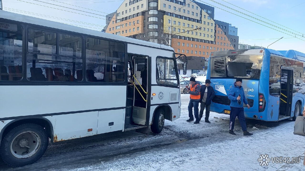 Пригородные автобусы кемерово. Авария с автобусам в Кемерово. 80 Автобус Кемерово. Маршрутки Кемерово.