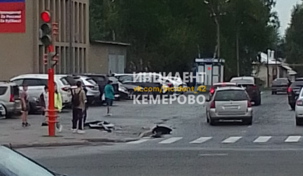 Смерть до приезда скорой. ДТП дорожный знак. Авария в Кемерово на Волгоградской.