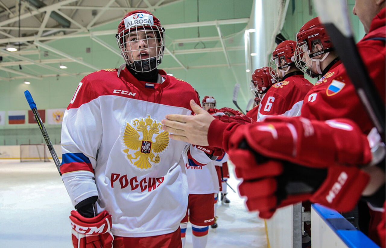 Молодежная сборная России по хоккею одержала победу над командой Швейцарии во втором матче чемпионата мира. Об этом сообщает ТАСС