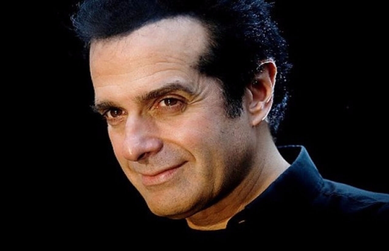 дэвид копперфильд фокусник. дэвид копперфильд. дэвид блейн. стивен фрейн фокусы. знаменитые иллюзионисты.