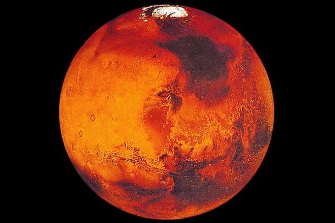Учёные Марс стал непригоден для жизни из-за солнечных ветров