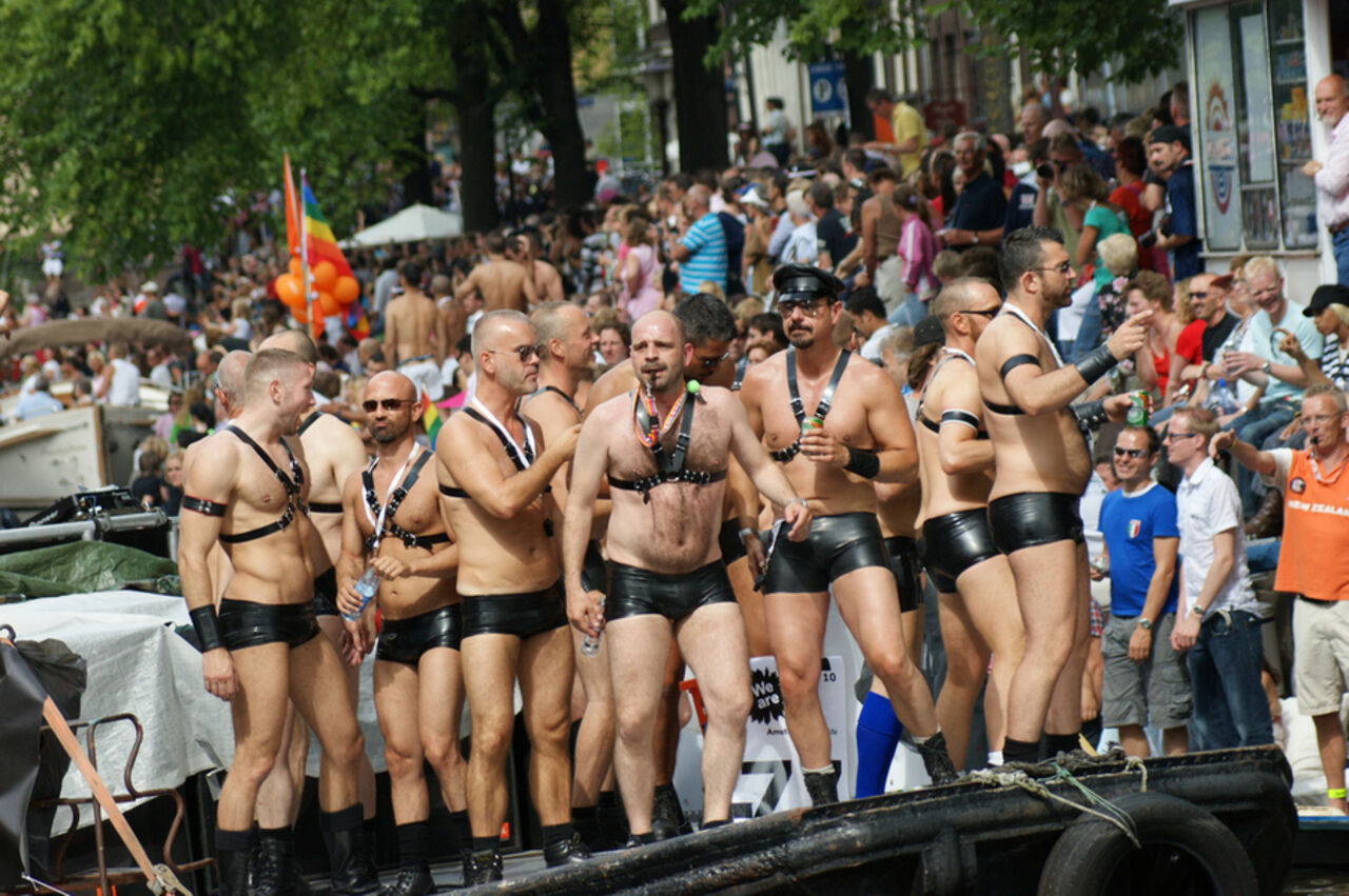 был гей парад в питере фото 88
